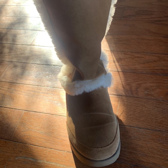 Limited release uggs - Picture 5 of 5
